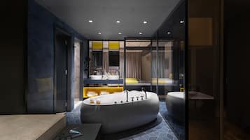 The Penthouse Suite | Kamar mandi | Perlengkapan mandi desainer, pengering rambut, jubah mandi, dan sandal