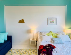 Premium bedding, down duvets, in-room safe, individually decorated - Maison 62 (Sorrento)