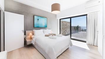 2 bedrooms, in-room safe, desk, soundproofing