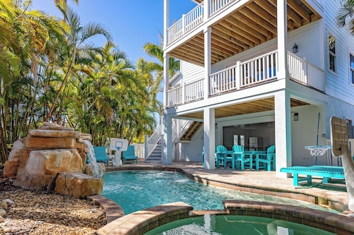 Still Waters Beach House- A north end tropical getaway.
