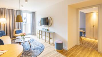 40 インチのスマートテレビ (衛星放送視聴可)、テレビ