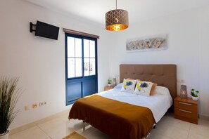 2 室のベッドルーム、アイロン / アイロン台、WiFi、ベッドシーツ