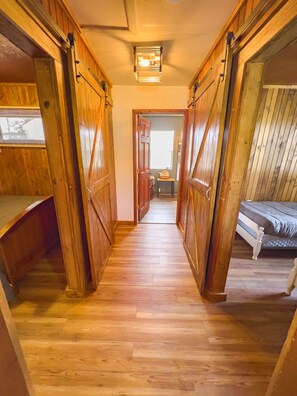 2 chambres, fer et planche à repasser, lit parapluie, Wi-Fi gratuit