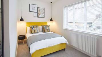 2 bedrooms, desk, iron/ironing board, free WiFi