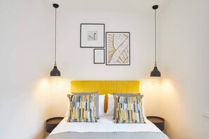 2 bedrooms, desk, iron/ironing board, free WiFi - Host & Stay | Routh Walk (Whitby)