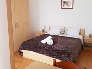 Apartment | 2 bedrooms, desk, laptop workspace, free WiFi - Cozy Apartment Neda (Pakostane)