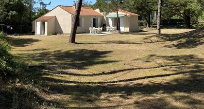 House 150 m from the sandy beach of Chaucre