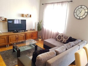 Apartment | Wohnzimmer | Flachbildfernseher