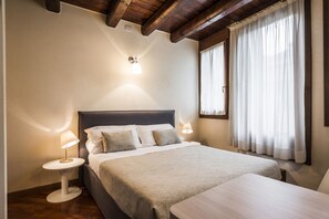 8 chambres, accès au Wi-Fi (inclus), literie fournie