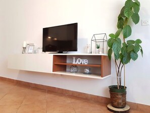 Apartment, 2 Bedrooms | Television