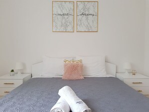 Appartement, 2 chambres | 2 chambres, bureau, Wi-Fi gratuit, draps fournis