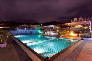 Outdoor pool - Larn Park Resortel (Patong)