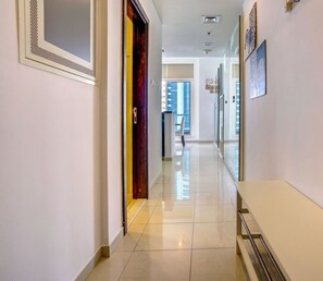 Cottage | Interior - Botanica Tower 1br3730082404 (Dubai)