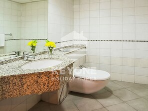 Bathroom - Dusit 2BR 4522902 (Dubai)