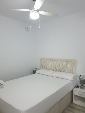 2 Schlafzimmer, Bügeleisen/Bügelbrett, Reisekinderbett, WLAN