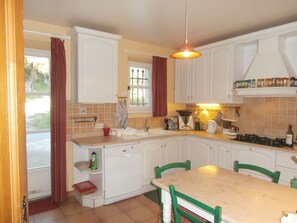 Réfrigérateur, micro-ondes, four, lave-vaisselle