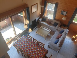 Télévision, lecteur de DVD, chaîne hi-fi