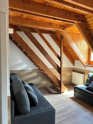 Lits bébé (en supplément), draps fournis