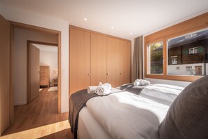 2 多间卧室、熨斗/熨衣板、婴儿床、免费 WiFi