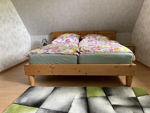 2 Schlafzimmer, Bügeleisen/Bügelbrett, Reisekinderbett, kostenloses WLAN