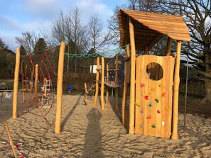 Children’s area - Newly renovated vacation apartment between the seas in the middle of Schleswig-Holstein (Ehndorf)