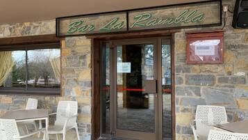 Bar (en el alojamiento)