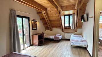 Bureau, lits bébé (gratuits), Wi-Fi gratuit, draps fournis