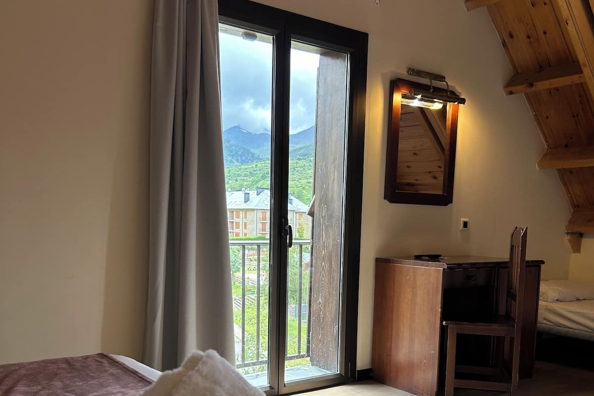 Double or Twin Room | Desk, free cots/infant beds, free WiFi, bed sheets
