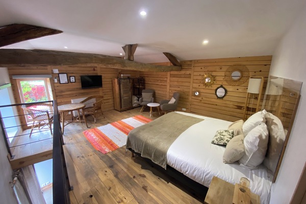 Honeymoon tweepersoonskamer, 1 queensize bed, hot tub (Cocoon) | Verduisterende gordijnen, gratis wifi, individueel gedecoreerd