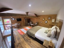 Habitación de luna de miel doble, 1 cama de matrimonio, bañera de hidromasaje (Cocoon) | Cortinas opacas, wifi gratis, decoración individual