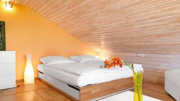2 bedrooms, travel cot, free WiFi