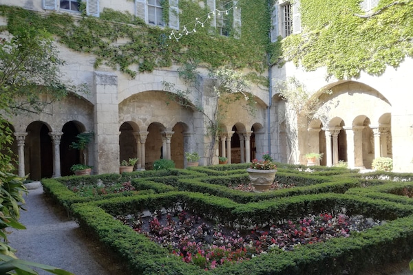 Le cloître Saint-Paul de Mausole