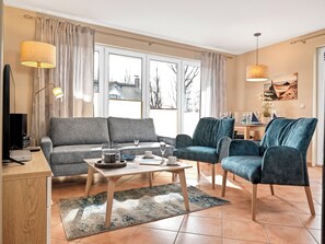 Fernseher, Kamin, Stereoanlage