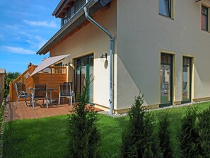 Outdoor dining - House Theresa - Here you can already smell the sea! (Insel Poel / OT Schwarzer Busch)