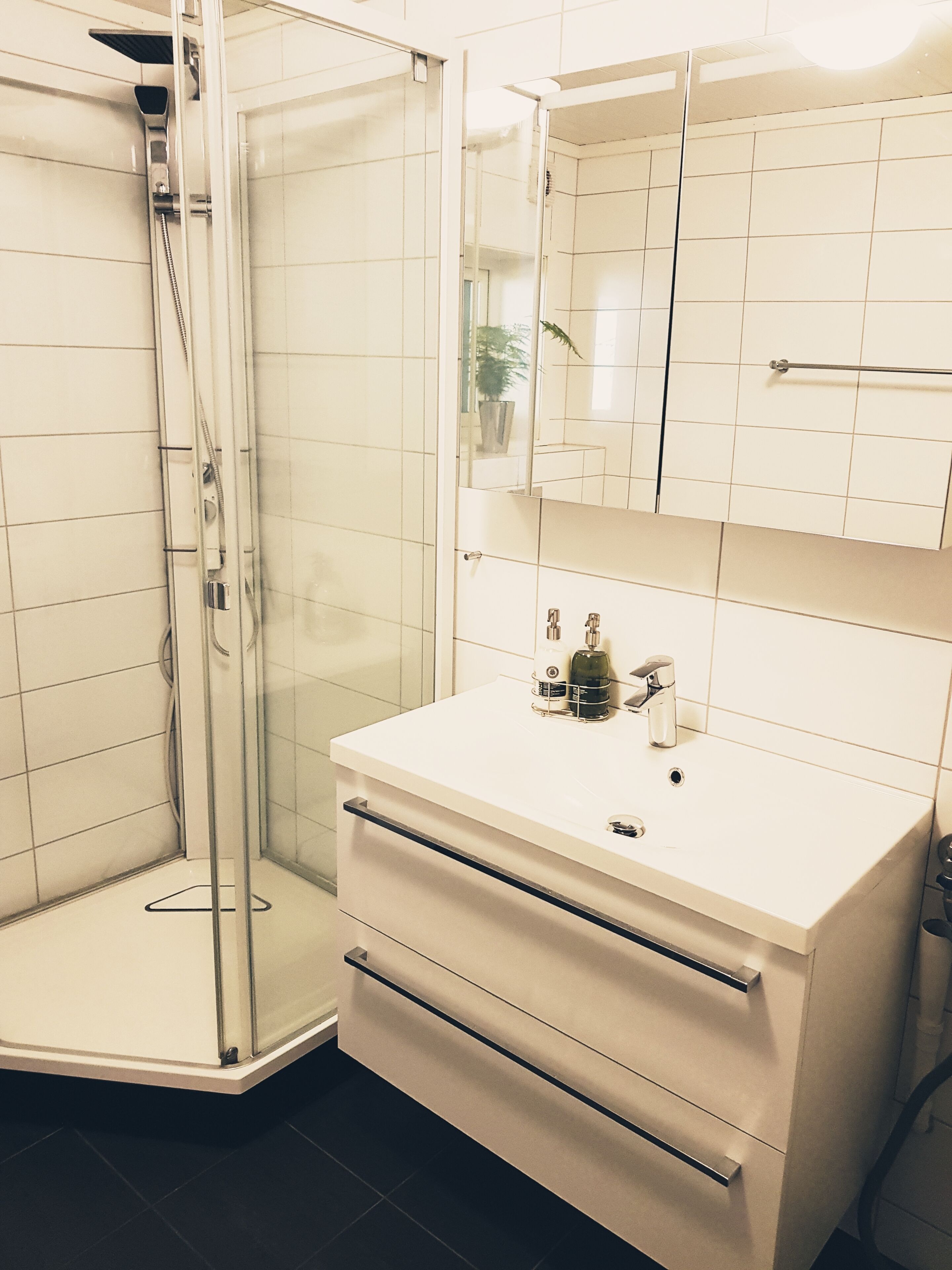 Apartment, 1 Bedroom | Bilik Mandi | Pancuran mandi, pengering rambut, tuala disediakan, sabun 