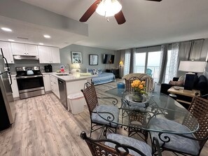 Interior - "Cabana Club #207" Gulf Front 1100 sq ft 1BR/1.5 BA Condo~Spectacular View!! (Destin)