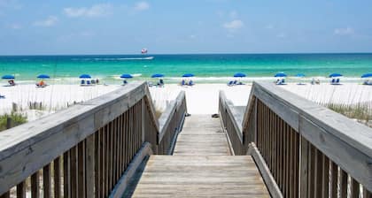 "Cabana Club #207" Gulf Front 1100 sq ft 1BR/1.5 BA Condo~Spectacular View!!