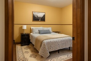 2 Schlafzimmer, Schreibtisch, Reisekinderbett, kostenloses WLAN