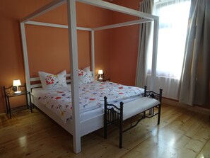 2 bedrooms, WiFi, bed sheets - Vacation apartment in a historic villa for up to 6 people (Dresden)