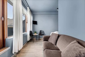 TV - Iceland Comfort Apartments Double studio with view (Kópavogur)