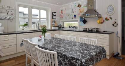 StayPlus Huge Family Home