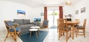 Télévision, livres, chaîne hi-fi