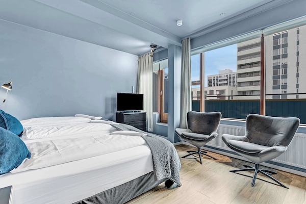 WiFi, bed sheets
