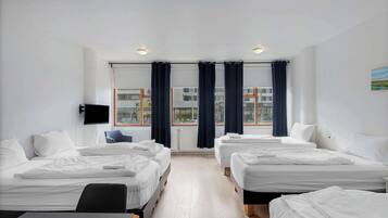 WiFi, bed sheets