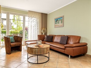 TV, fireplace, DVD player, books - House RUH DI UT - A stone's throw from the rushing sea (Insel Poel / OT Timmendorf Strand)