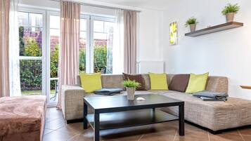 Fernseher, Kamin, DVD-Player, Stereoanlage