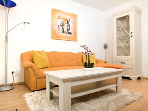 Televisión, reproductor de DVD, estéreo