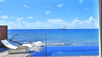 Condo de lujo, 3 habitaciones | Vista al agua
