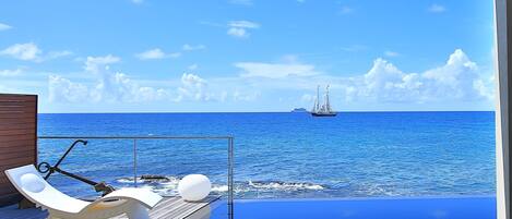 Luxury Condo, 3 Bedrooms | Water view