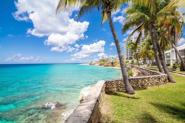 Comfort Condo | Beach | On the beach, white sand